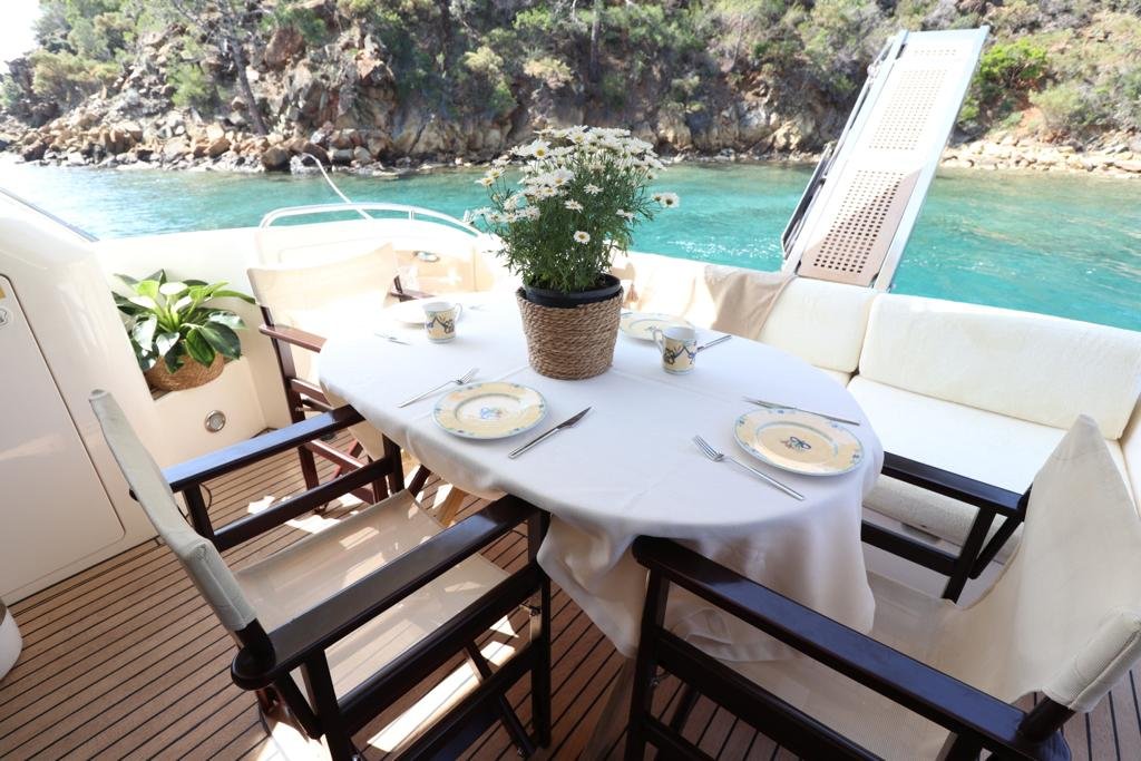 Nathan Yachting: Göcek’te Princess 56 Flybridge Kiralama