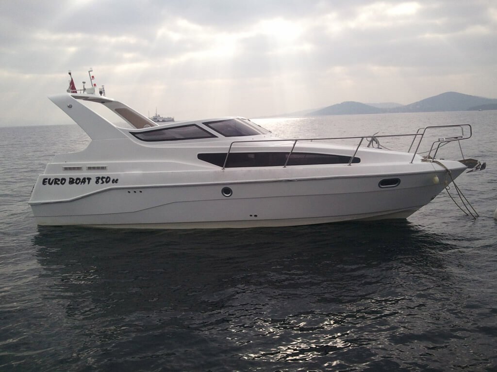 Euro Boat 850CC Cabin Cruiser Katamaran Dergisi’nde